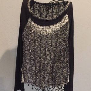 Women’s sweater black& white. 3/4 sleeve size XL